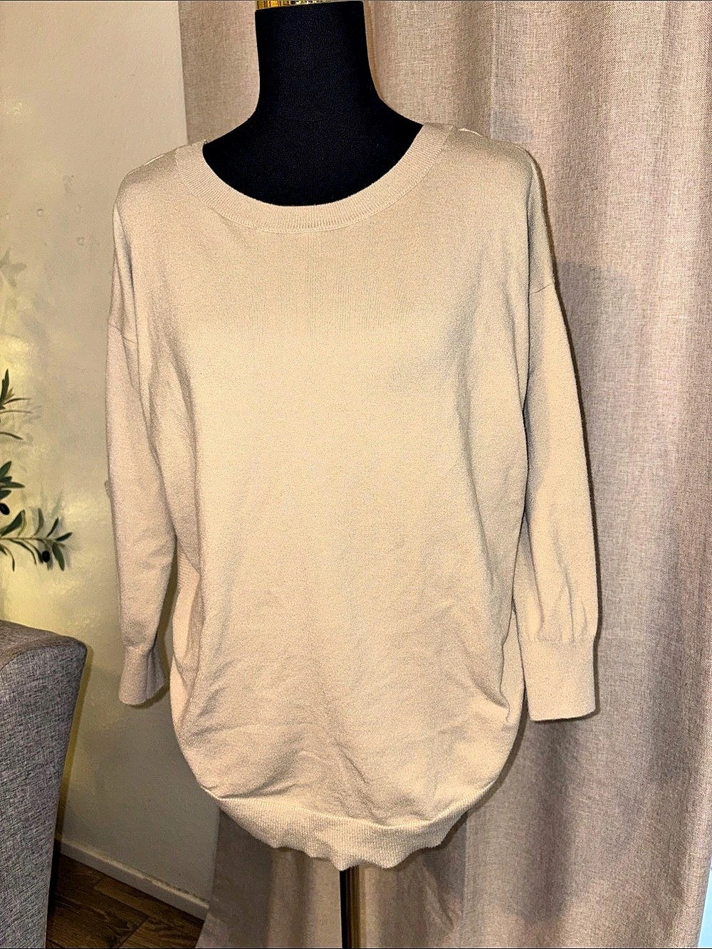 Windsor Cream Cutout Back Sweater Size Small